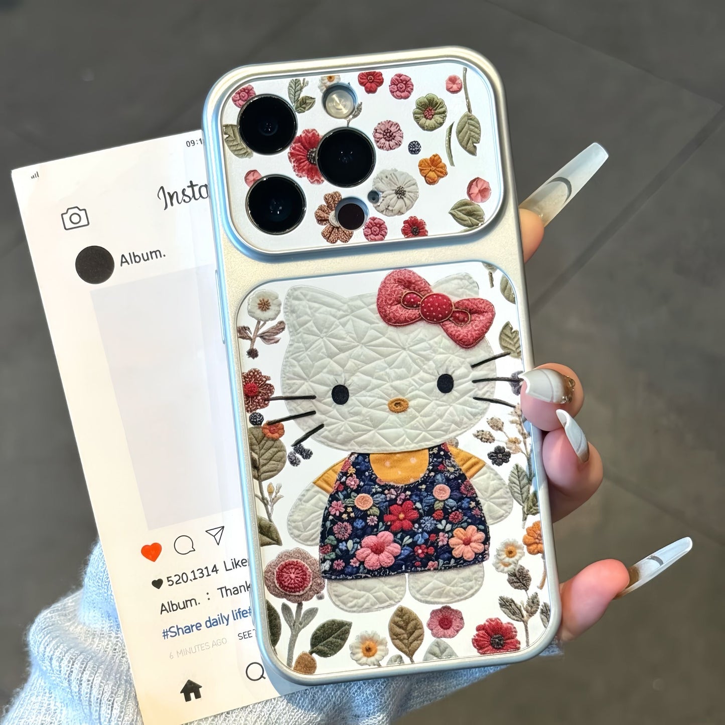 Vintage Floral White Cartoon Cat Print Phone Case, Foldable Makeup Mirror Kickstand, Vertical & Horizontal Stand for Reading & Watching Videos, Silver Border Shockproof TPU Protective Cover For Smartphones