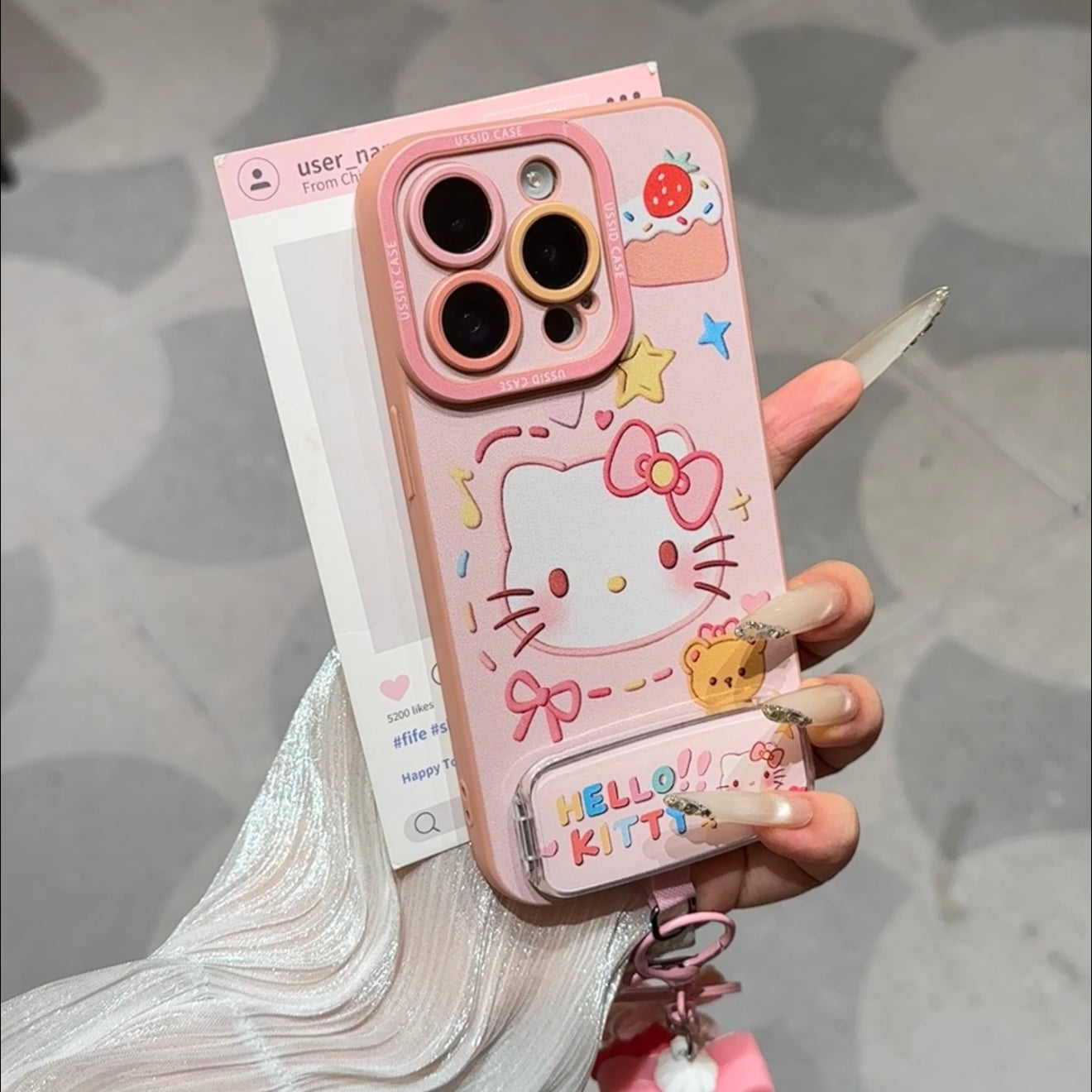 Aesthetic Kawaii  Kitty Phone Case Set – 3D Embossed Kitty Soft Silicone Cover With Foldable Makeup Mirror, Sweet Pink Beaded Hello Kitty Bracelet Wrist Strap, Lovely Cartoon Cake Bear Pattern Protective Shell For iPhone