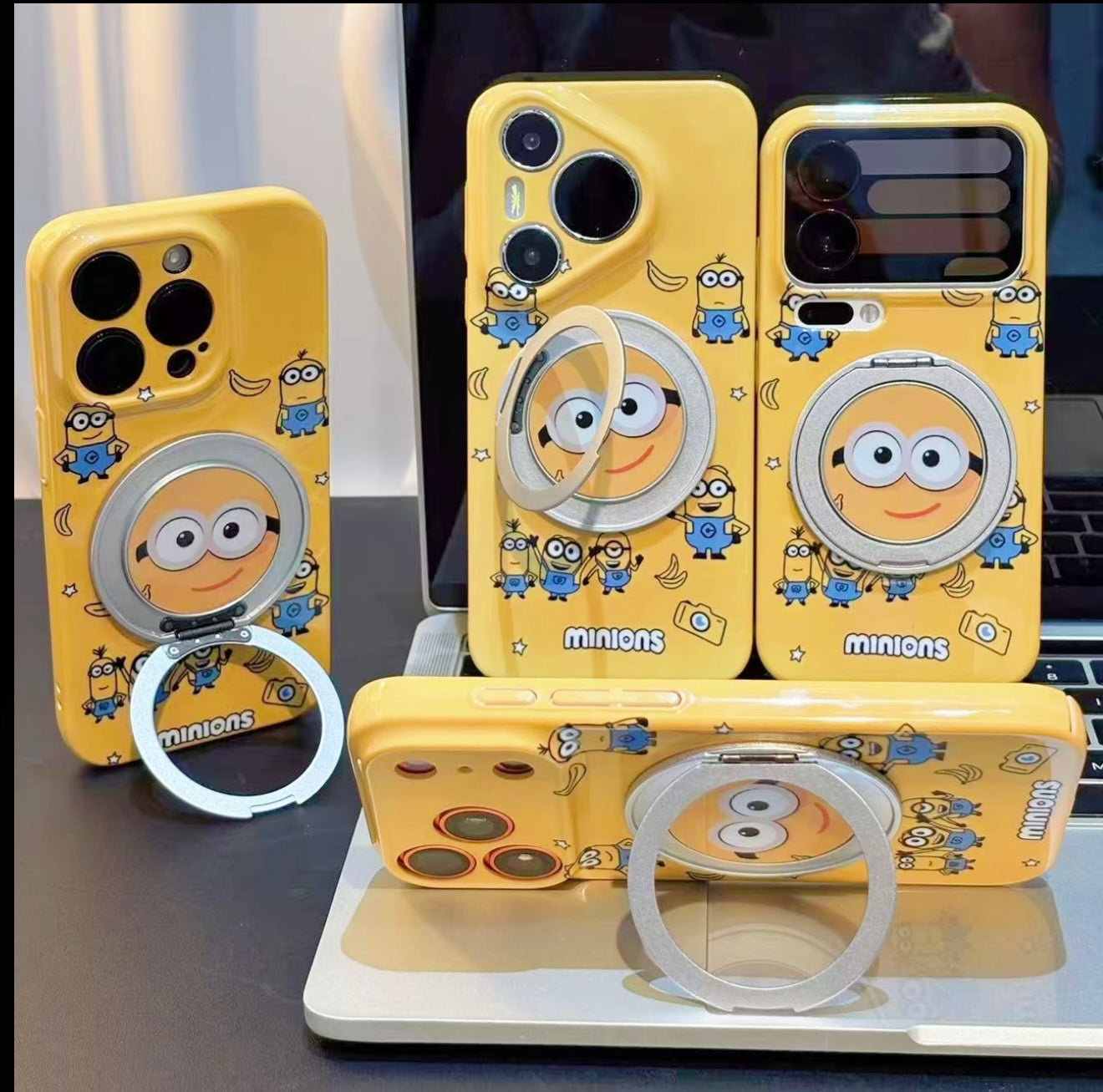 3D動く大きな目リングスタンド付き、可愛いカートゥーン黄色いキャラクターのスマホケース、光沢のある黄色い耐衝撃保護スマホカバー（iPhone全モデル対応）