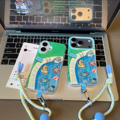 キュートなスポンジ・ボブとパトリックがプリントされたスマホケース。分割された大きなカメラ窓、全周を保護する耐落下衝撃構造、光沢のある明るいカラーフレームが特徴で、かわいいカートゥーンデザイン。iPhone対応。