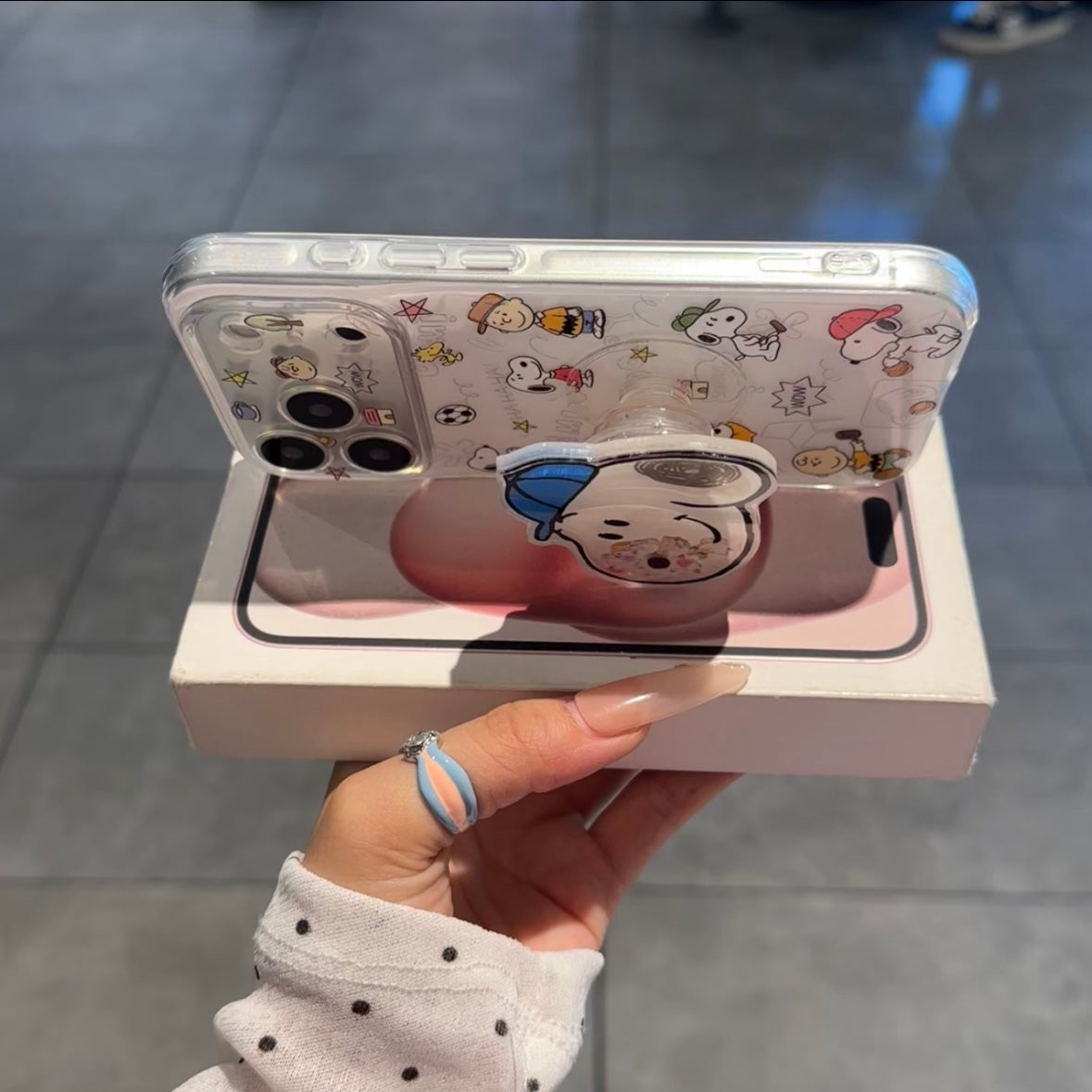 Cute Snoopy Print Cartoon Dog Shake‑Shake Stand Pop Socket Phone Case