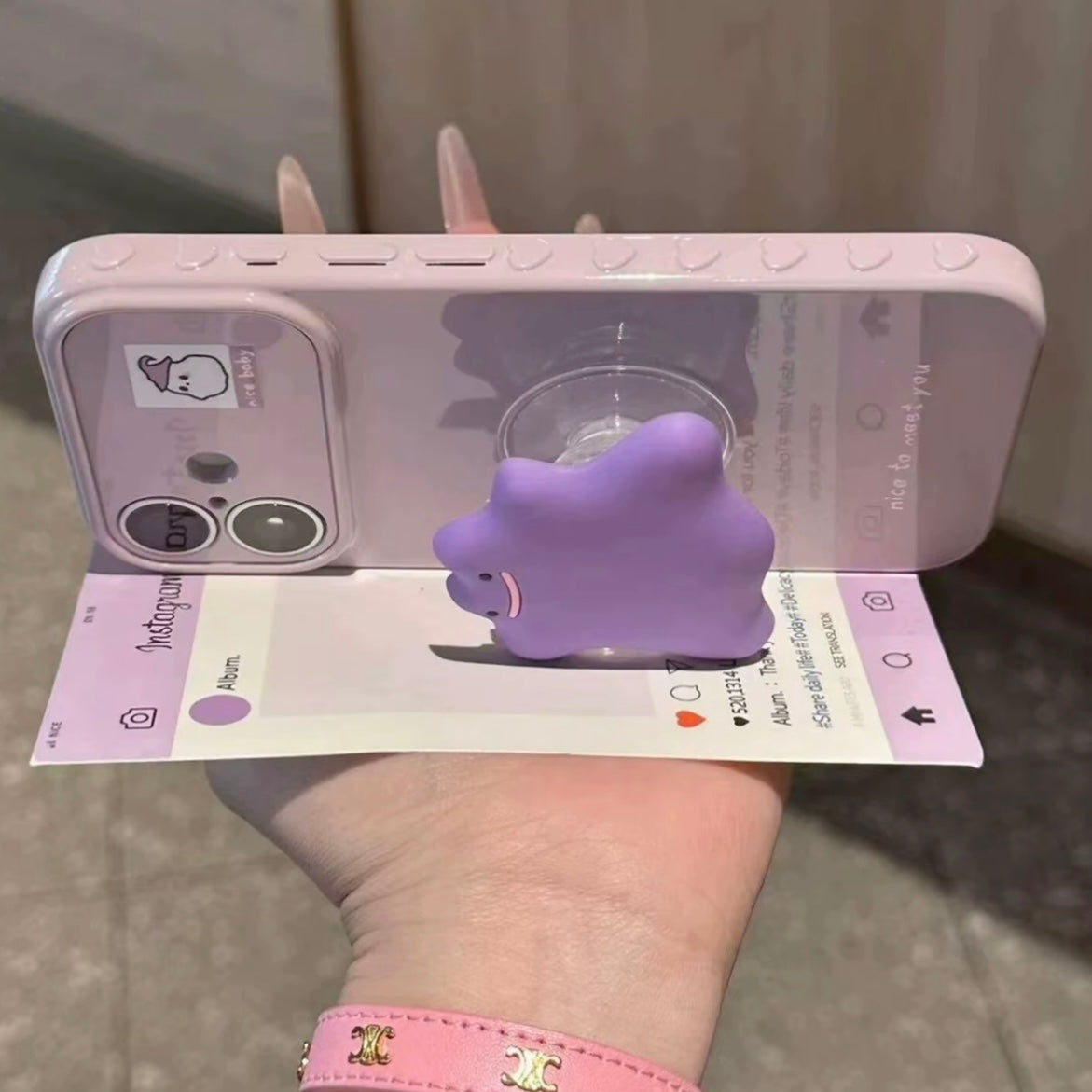 ピンクブルー 猫 折りたたみ式スタンド スマホケース、可愛い猫柄 耐衝撃性ソフトシェル マグネット式ブラケット付き 全機種対応