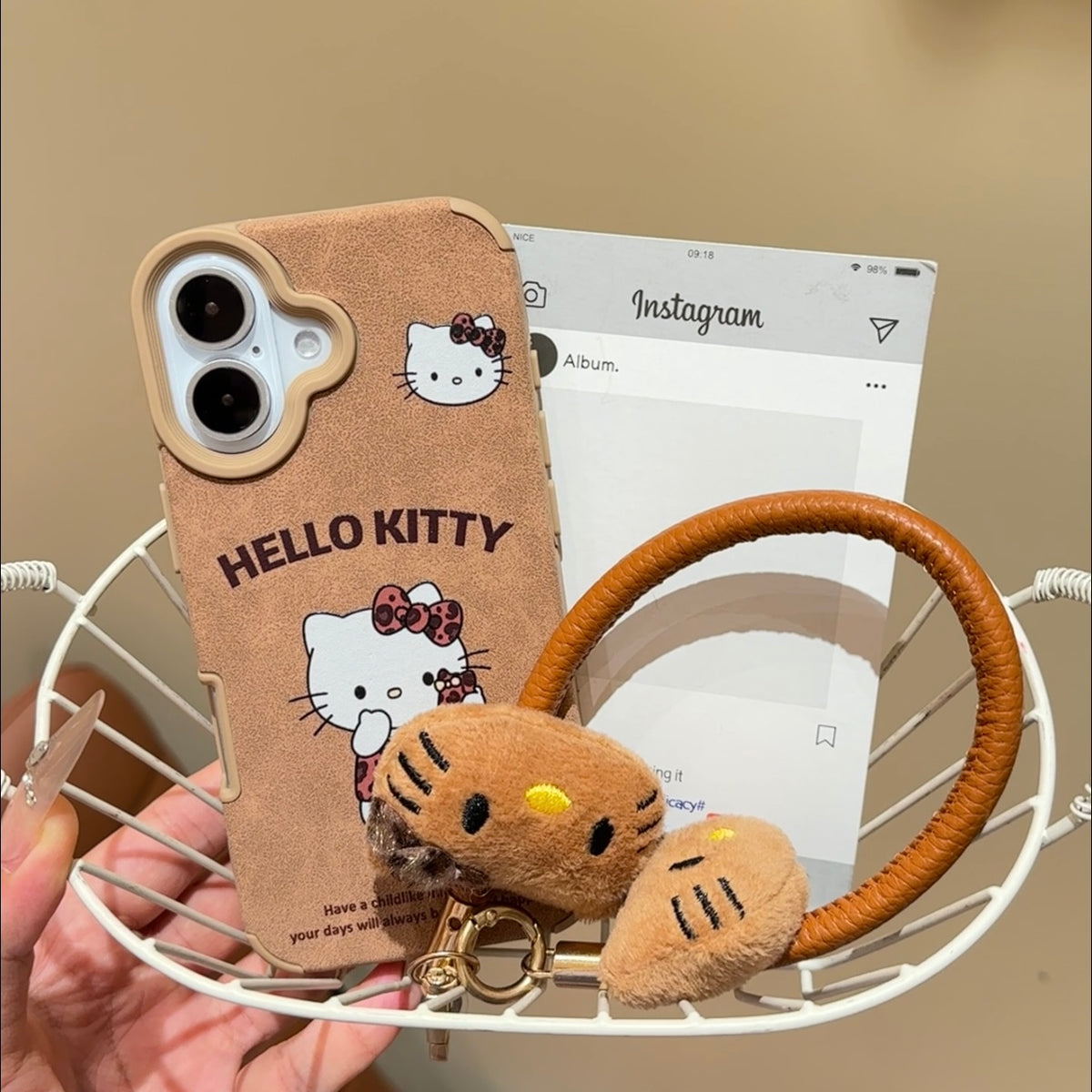Soft Suede‑Like Kitty Surface, Shock‑Proof Corners, Detachable Plush Doll Wrist Lanyard, Protective Smartphone Shell