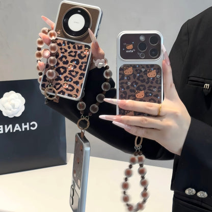 Y2K Vintage Leopard Pattern Phone Cover, Big Flip‑Camera‑Window Design, Cute Cartoon‑Outline Print, Detachable Bead Wrist Strap, Shock‑Absorbent Protective Smartphone Shell