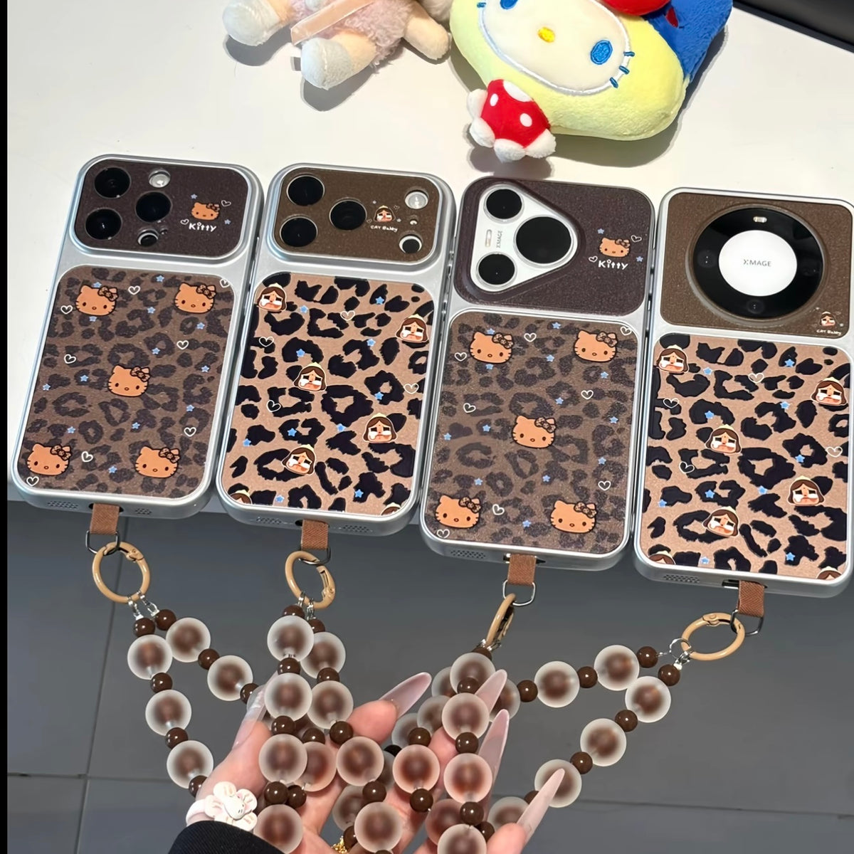 Y2K Vintage Leopard Pattern Phone Cover, Big Flip‑Camera‑Window Design, Cute Cartoon‑Outline Print, Detachable Bead Wrist Strap, Shock‑Absorbent Protective Smartphone Shell